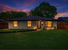 Play and Stay Dallas Home with Gym Gameroom and WiFi
