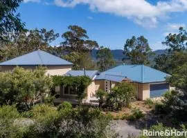100 Acres of bush, rainforest, creeks