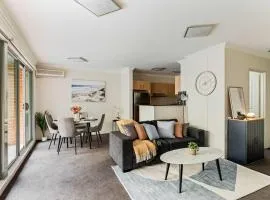 Free Parking on Bunn, 5 mins to The Star & Darling