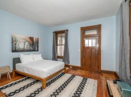 Historical John H Dickman House, hotel in Covington