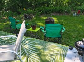 Out in the country، كوخ في برينرد