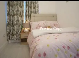 Single room with quiet street view