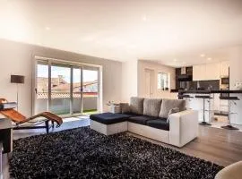 Lucky House (A L)
