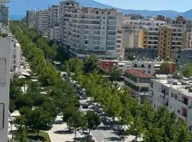 Aura Vlore