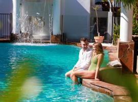 The Reef House Adults Retreat - Enjoy 28 Complimentary Inclusions, hótel í Palm Cove