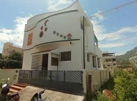 Tiru Guesthouse and Rooms