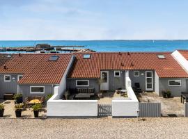 Awesome Home In Tranek&aelig;r With Wifi, Villa in Tranek&aelig;r