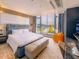 New Century Dalat Hotel, hotel with hot tubs in Da Lat