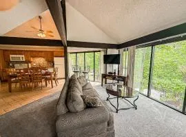 Treetop 3bd3badeckpoolsgrilldock-sleeps 8pp