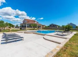 Family friendly house with a swimming pool Gornje Rastane, Biograd - 24616