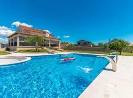 Family friendly house with a swimming pool Gornje Rastane, Biograd - 24616