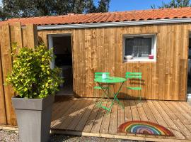 Cocon cosy entre terre & mer, bed & breakfast &sigma;&epsilon; Le Fenouiller