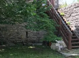 Maison avec balcon à Borne, 70 m², 5 personnes avec jardin