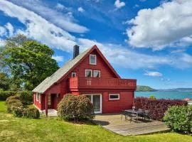 Awesome Home In Fitjar With Wifi