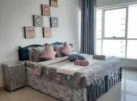 Large Private Room With Ensuite Bathroom at Sharjah-Dubai Border