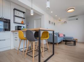 NEW LILI Apartment - Cosy Sea View Apartment with Free Parking, khách sạn ở Celina