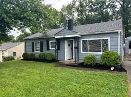 Bellwood 2 bed family house w 2 living areas Superhost