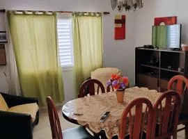 departamento de excelente ubicación, cochera , aire acondicionado