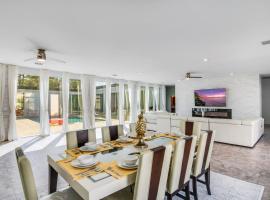 Equestrian Stay, Heated Pool, Game Room, Fire Pit, hotel in Loxahatchee