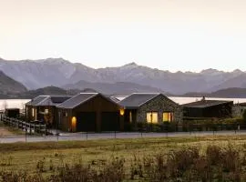 Te Moana - Lake Views - Sleeps 7 - Wanaka