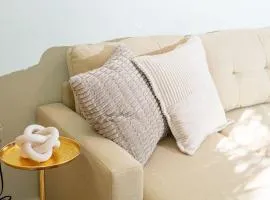 King Bed-Step to Madeira Beach-Heated Pool-Private