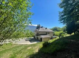 Petit logement cosy dans maison au calme