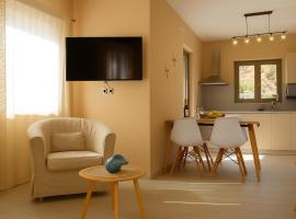 Paliochora Beachfront Escape, Milolithos Pool Retreats, hotel a Palaiochóra