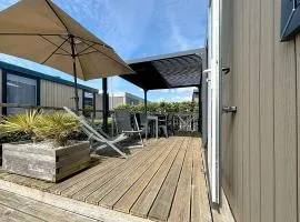 Mobil-home Grand Confort 4 pers, 2 chambres, 1 sdb, clim, terrasse & parking, à 200m de la plage - FR-1-361A-2
