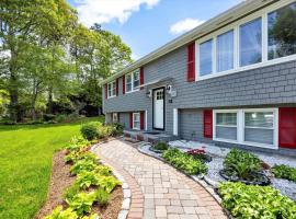 Cirlene's Beach Retreat، بيت عطلات في بارنستابل