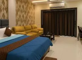 Luxarious New Town, Rajarhat ,kolkata Airport & CC2, One Room Apartment