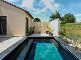 Secluded Pool Villa near Castle
