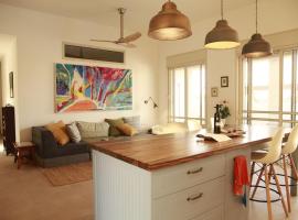 Desert home, hotel in Beʼer Ora