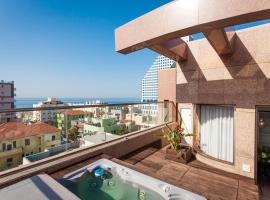 BreezHouse MAMAD Jonah Beach Duplex Penthouse, hotel with hot tubs in Tel Aviv