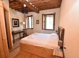 Suite a 100mt dal Duomo - Living Gallery