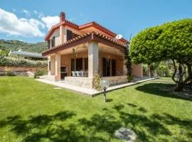5 min dal mare - Ampia villa con Terrazza e Aria Condizionata