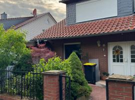 Komplett neu renovierte Wohnung!, place to stay in Hannover