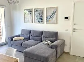 NEW Seaside Luxury Suite 2 Camere, 2 Bagni, Box Auto Gratuito2 Bdr, 2 Bathrooms Free Indoor Parking