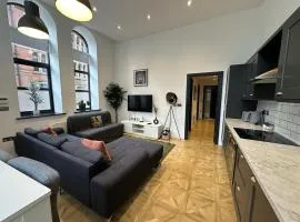 Modern 2 Bed City Centre Apartment