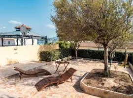 Casa Olivia - Casa indipendente nel centro di Cannigione a 3 minuti a piedi dal lungomare, 5 minuti a piedi dalla spiaggia più vicina e vicinissima alle spiagge più belle della Costa Smeralda