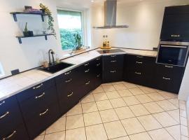 Grand Lux House with private parking, hotel v destinaci Hjorring