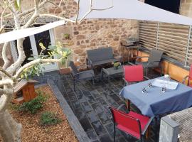 G&icirc;te L'establou Lissacoise, villa a Lissac-sur-Couze