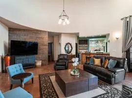 Elegant Hacienda Villa for 20, Ocean Views, Pool