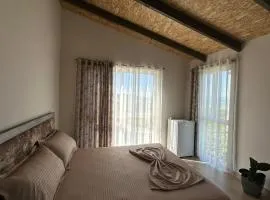 Piceri Rodoni and Rooms