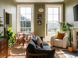 Bladud Buildings - Designer 2-Bed Apartment in Bath - Walk Everywhere