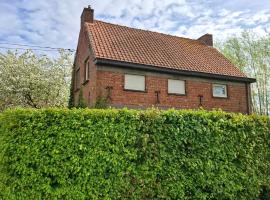 Huis aan Puyenbroeck, hotel v destinaci Wachtebeke