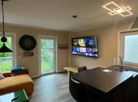 Moderne Wohnung mit Küche und Parkplatz