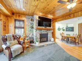 Charming Cottage: Steps to Lake Wandawega!