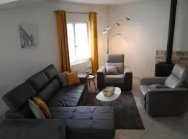 maison 2 chambres 4 lits 15mn Aéroport de Beauvais 5mn du château de la trye