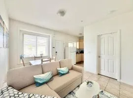 Heart of Van. Private 2BR, Patio and FREE Parking