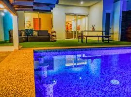 L15 Modern Private Pool Home